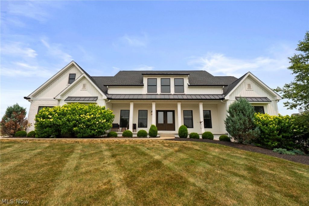 2367 Hearth Hill Lane, Wadsworth, OH
