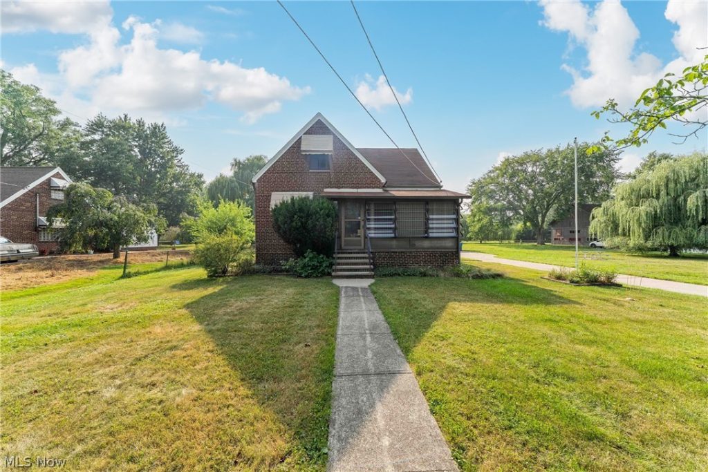 4290 Dover Center Road, North Olmsted, OH