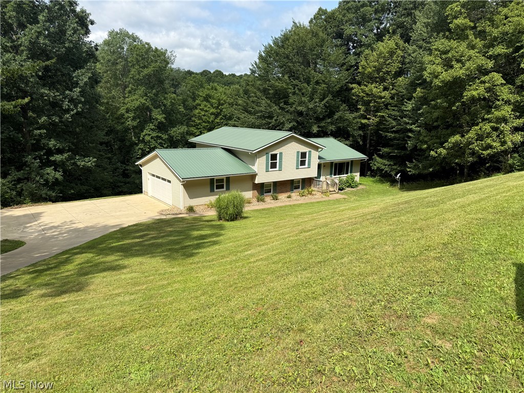 2699 Ruswil Drive, Millersburg, OH