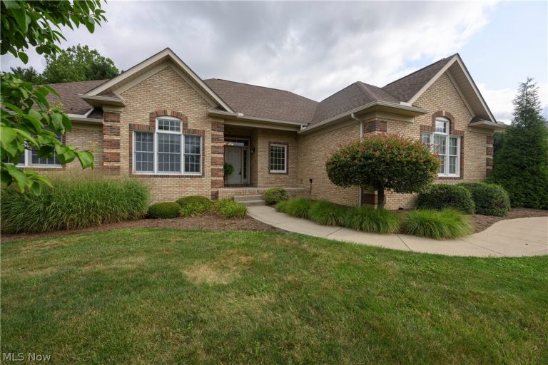 834 Forrest Ridge Drive, Dover, OH - Photo 2