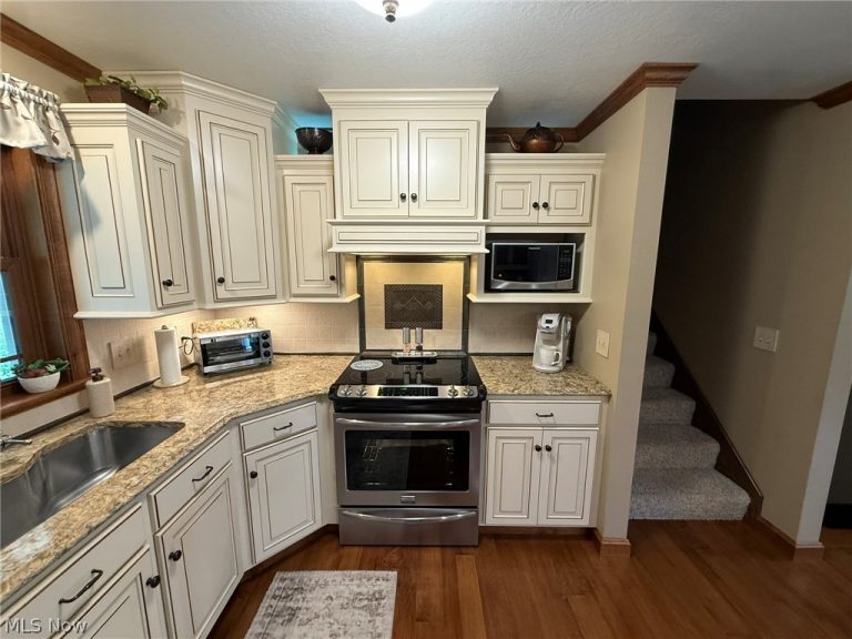 410 Stratton Avenue, New Philadelphia, OH - Photo 5