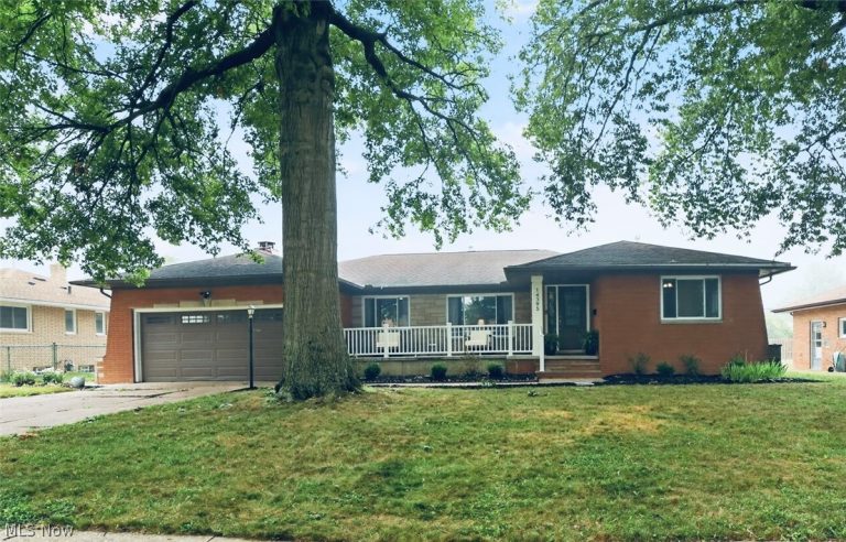 14395 Robert Drive, Middleburg Heights, OH - Photo 2