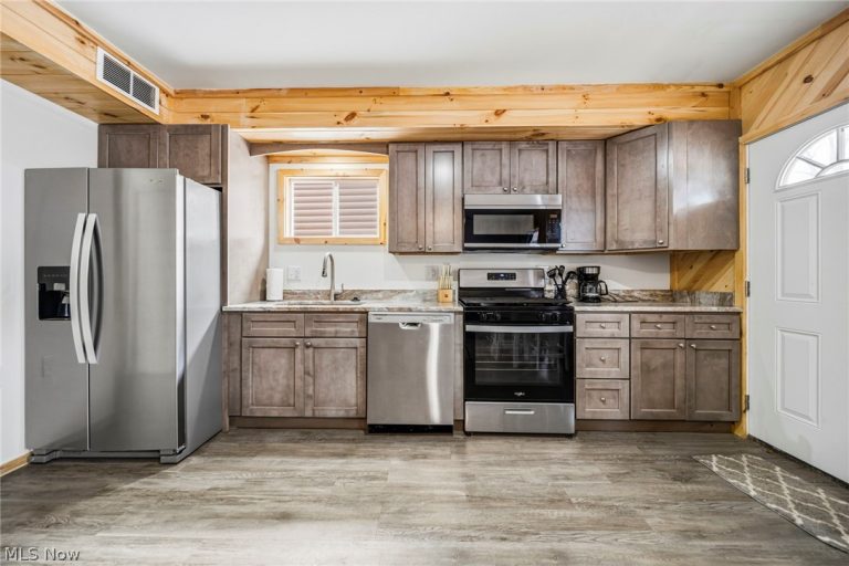 5919 Lake Road #26, Ashtabula, OH - Photo 6