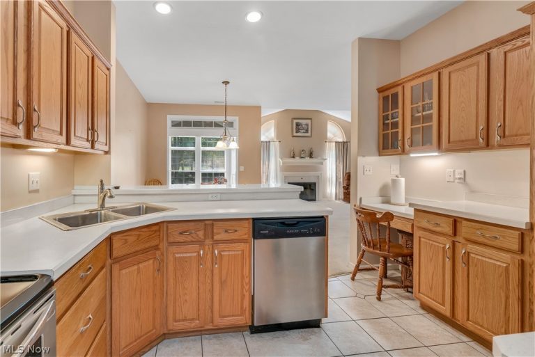 5645 Clingan Road #2B, Struthers, OH - Photo 4