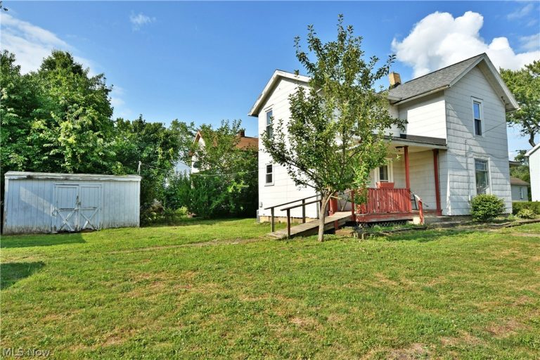 304 Cherry Avenue, Niles, OH - Photo 3