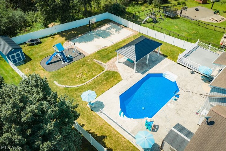 51 Sawmill Run Drive, Canfield, OH - Photo 4