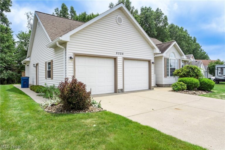 5325 Sycamore Hill Drive, New Middletown, OH - Photo 3