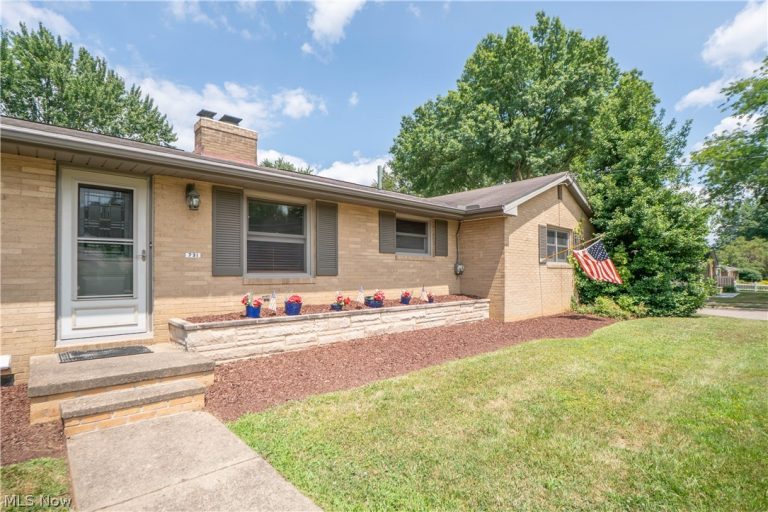 731 Bachtel Street, North Canton, OH - Photo 3