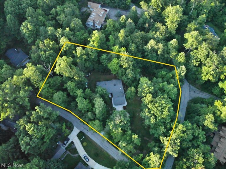 11629 Edgewood Road, Chardon, OH - Photo 5