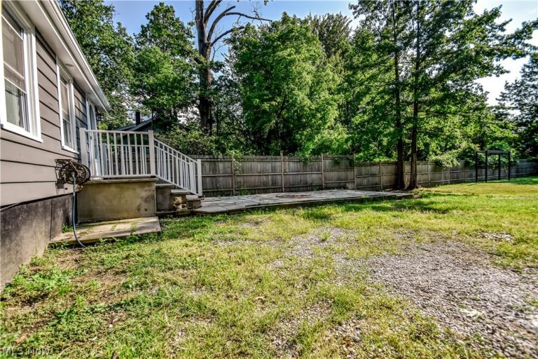 406 266th Street, Euclid, OH - Photo 4