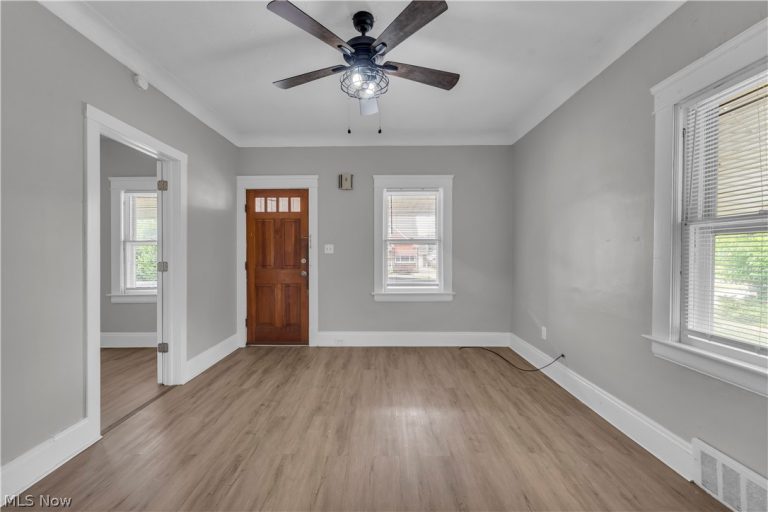 19600 Arrowhead Avenue #1/DN, Cleveland, OH - Photo 3
