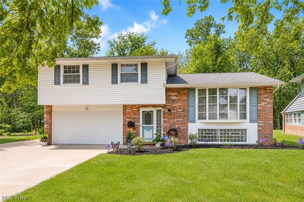 26 Brune Drive, Bedford, OH