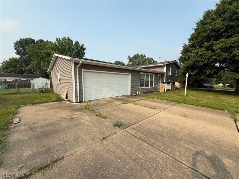 5364 Pisces Street, Canton, OH - Photo 6