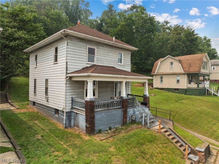 3233 Elm Street, Weirton, WV - Photo 3