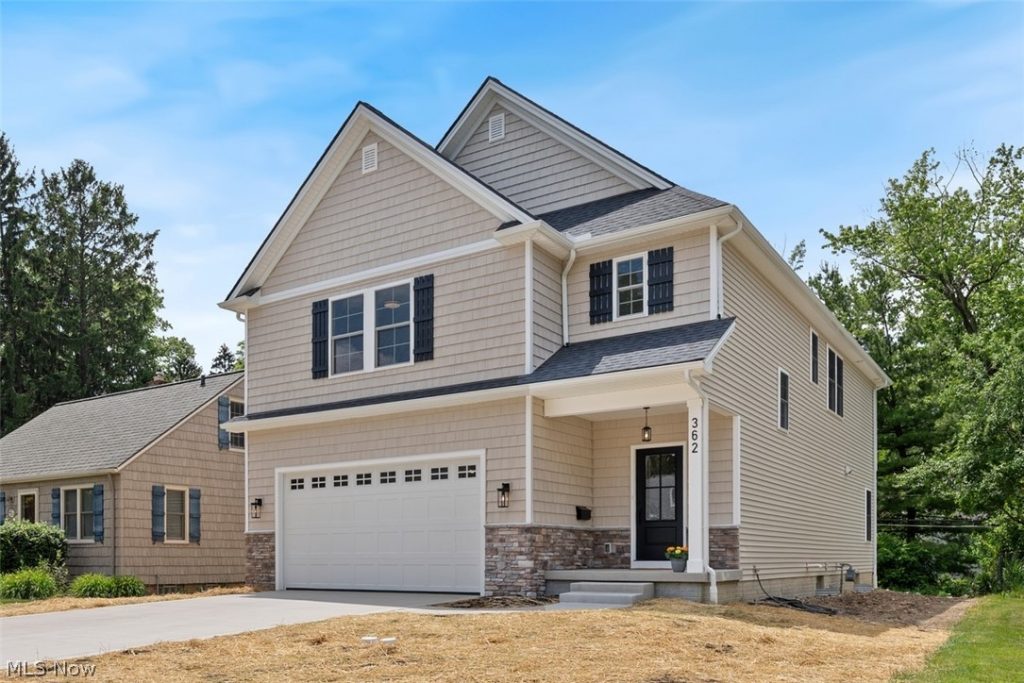 362 Oakmoor Avenue, Bay Village, OH