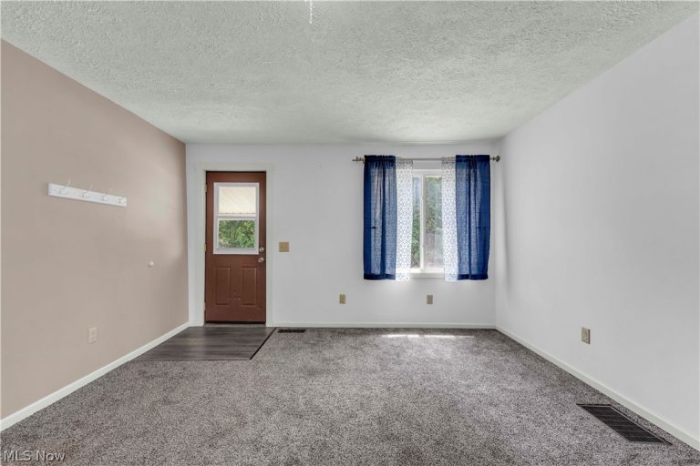 265 Main Street, Brewster, OH - Photo 6