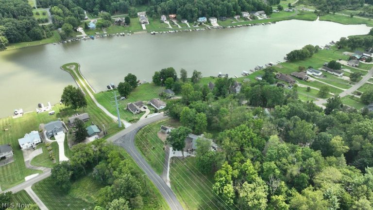 35 Niagara Trail, Malvern, OH - Photo 3