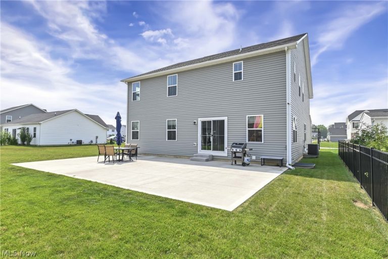 36270 Jannie Lane, North Ridgeville, OH - Photo 6