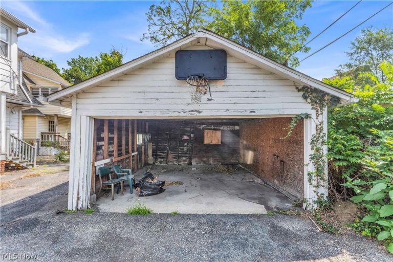 3208 Euclid Heights Boulevard, Cleveland Heights, OH - Photo 4
