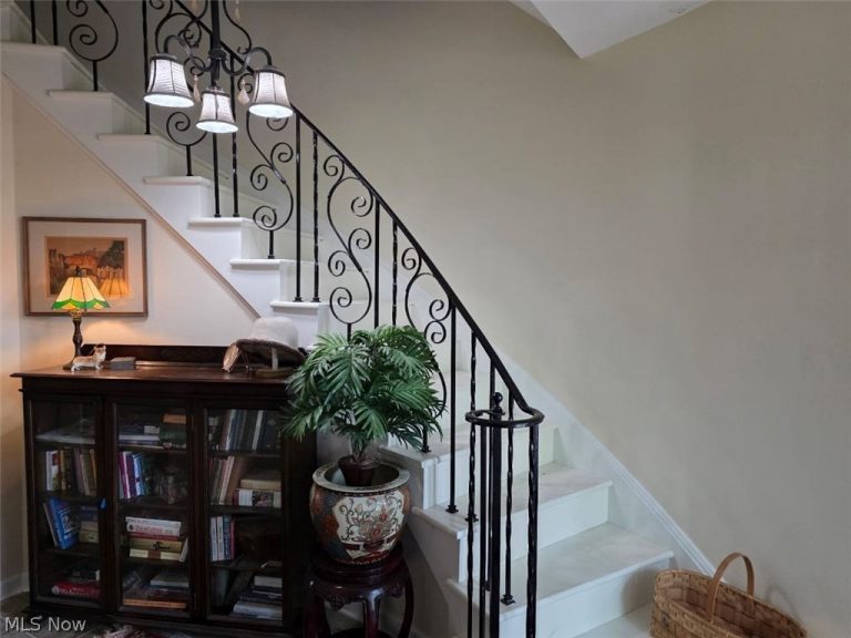 13 Meadowlawn Drive #4, Mentor, OH - Photo 4