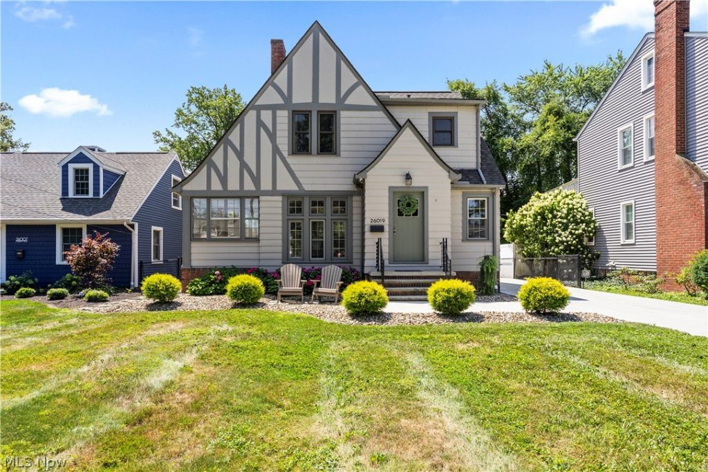 26019 Lake Road, Bay Village, OH