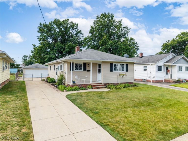 24880 Stephen Avenue, Euclid, OH - Photo 2