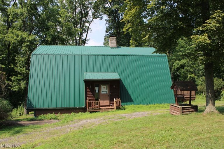 13893 County Road 100, Lakeville, OH, 44638