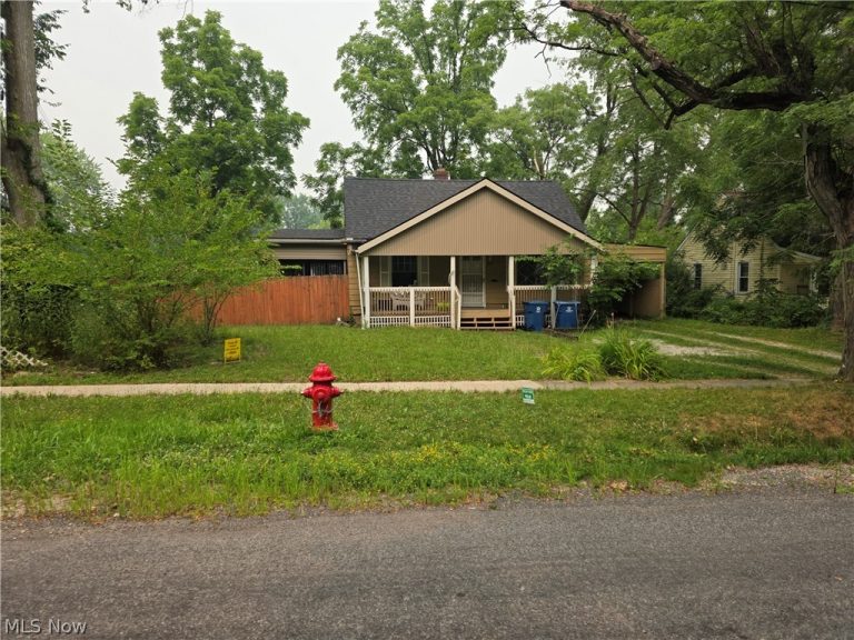 617 Cuyahoga Street, Kent, OH - Photo 2