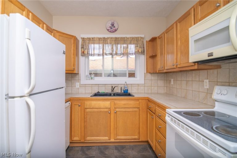 616 Buena Vista Boulevard, Steubenville, OH - Photo 8