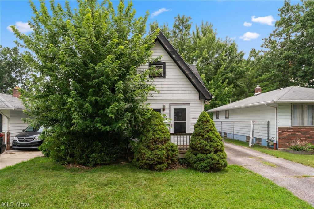 250 Plymouth Road, Eastlake, OH