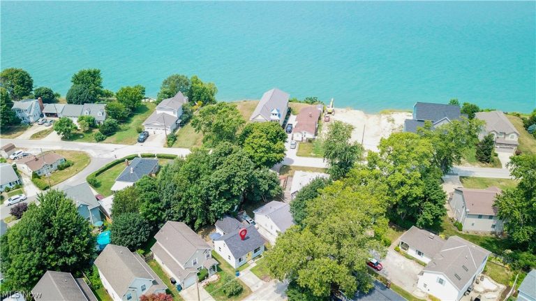 908 Hayes Avenue, Willoughby, OH - Photo 3