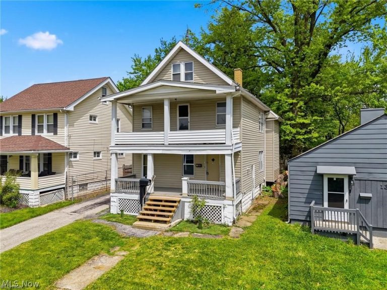 13611 Beachwood Avenue, Cleveland, OH - Photo 2
