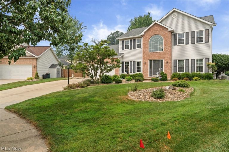 17118 Woodlawn Court, Strongsville, OH - Photo 3
