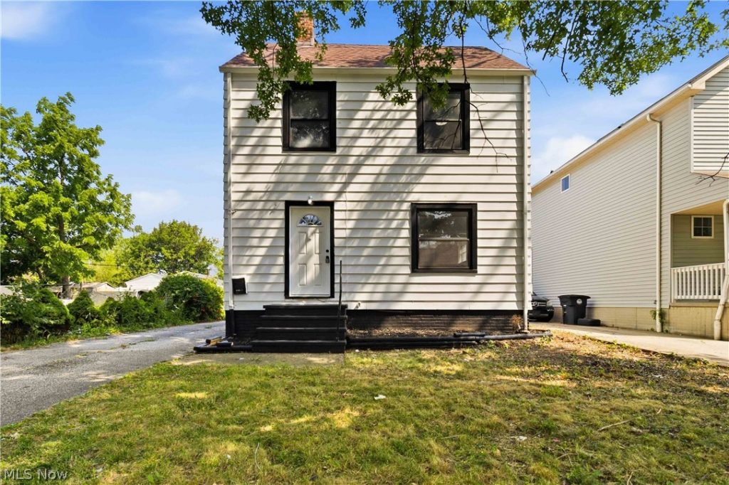 12904 Brookfield Avenue, Cleveland, OH