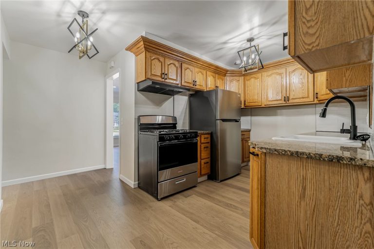 3737 Walter Road, North Olmsted, OH - Photo 2