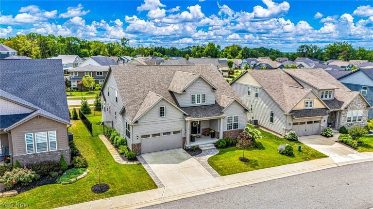 519 Silver Lake Drive, Orange Village, OH - Photo 3