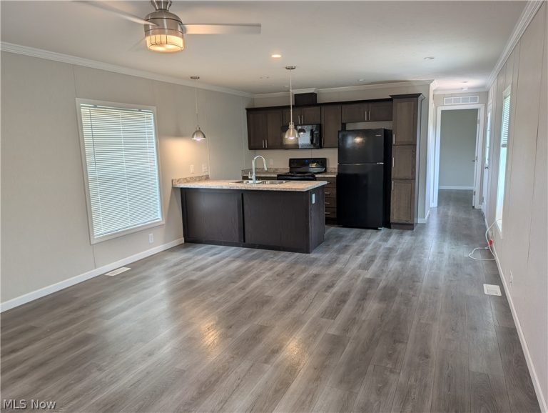 230 Edgecliff Circle #47, Elyria, OH - Photo 4