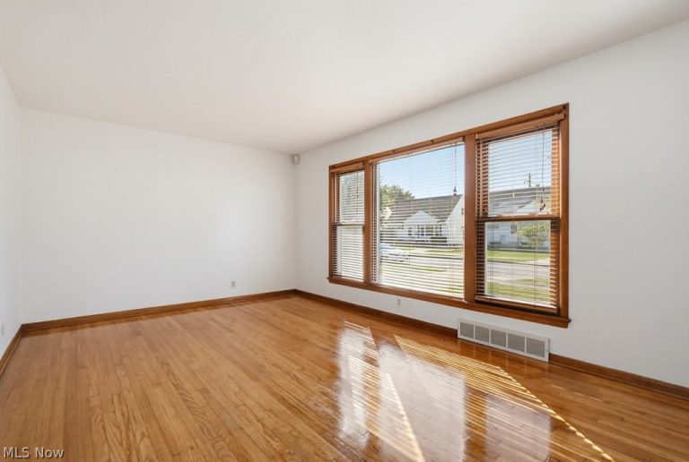 23881 Puritan Avenue, Euclid, OH - Photo 4