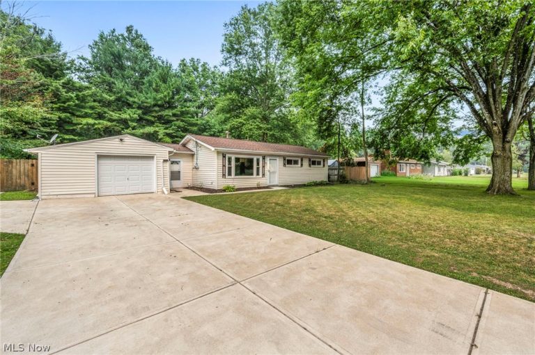 14554 Plum Creek Drive, Columbia Station, OH - Photo 3