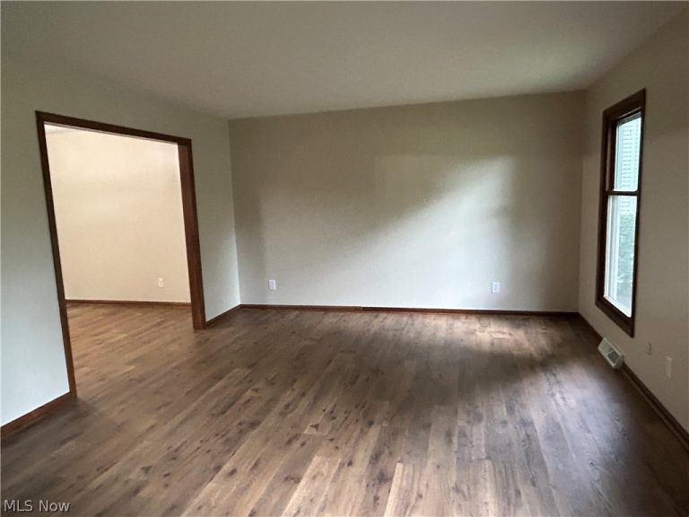 501 Red Rock Drive, Wadsworth, OH - Photo 4