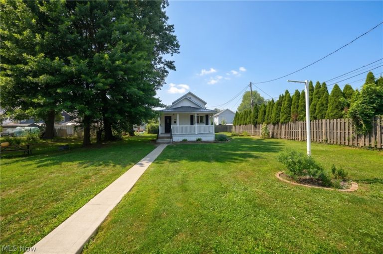 368 4th Drive, New Philadelphia, OH - Photo 2