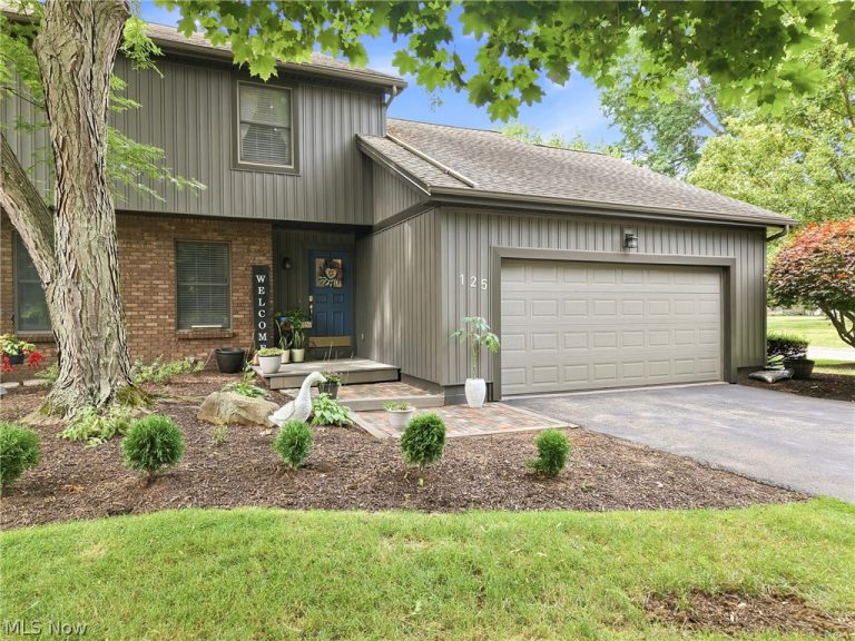 125 Diamond Way, Cortland, OH - Photo 2