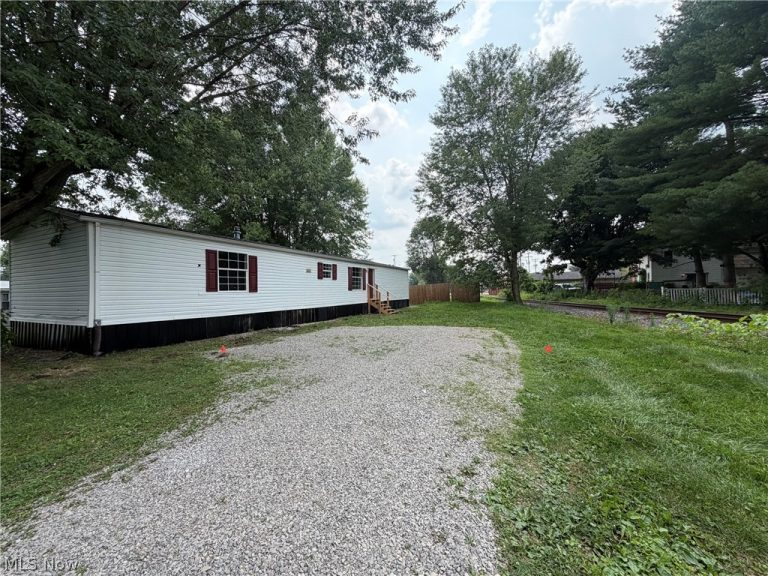 40 Canal Street, Frazeysburg, OH - Photo 3