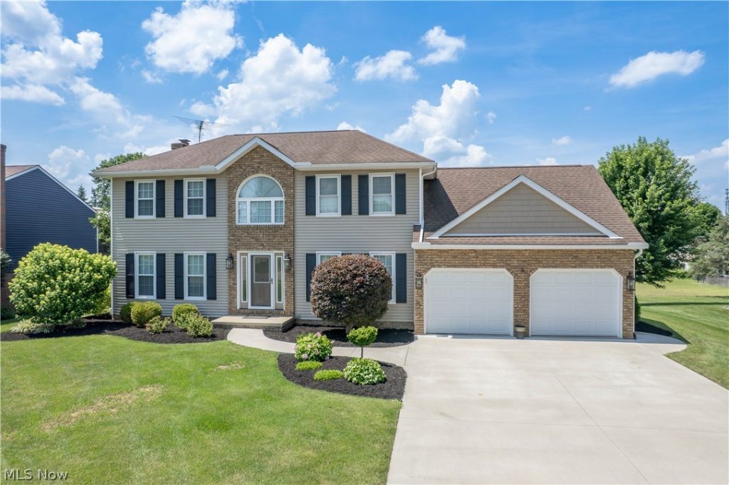 1631 Horizon Drive, Louisville, OH