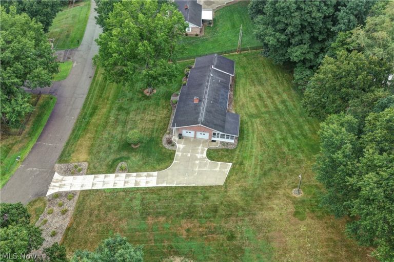 2510 Willow Brook Drive, Dover, OH - Photo 5