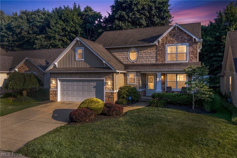 2550 Cedar Creek Lane, Akron, OH - Photo 2