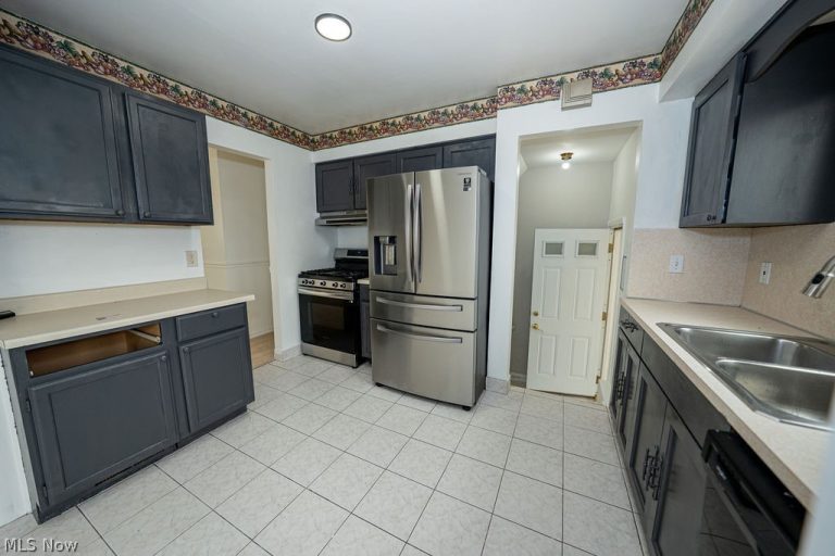 5728 Van Wert Avenue, Brook Park, OH - Photo 8