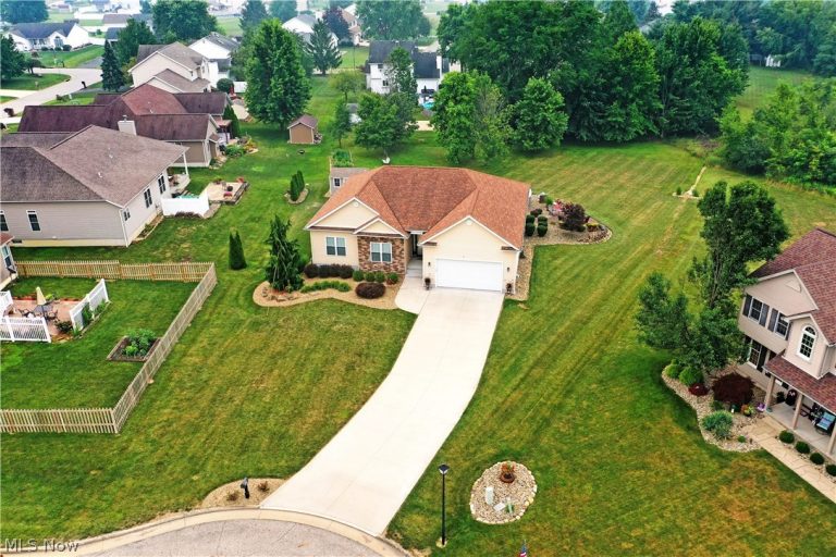 6460 Bay Meadow Court, Youngstown, OH - Photo 4
