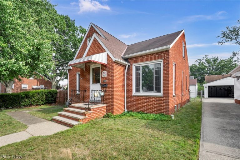 4403 Dawnshire Drive, Parma, OH - Photo 2