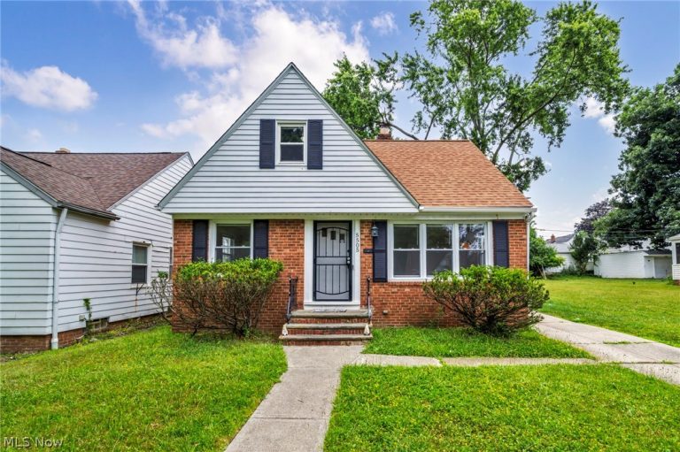 5505 South Boulevard, Maple Heights, OH - Photo 3